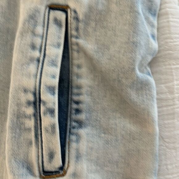 Silver Jeans Co. Women's Denim Jacket (Shacket), Medium, Washed Blue, NWT - Picture 9 of 12